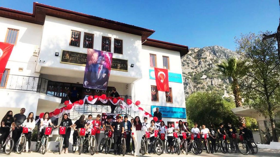 29 Ekim Cumhuriyet Bayramı Etkinlikleri Kapsamında Okulumuz  8. Sınıf Öğrencileri Tarafından Bisiklet Yarışı yapıldı.